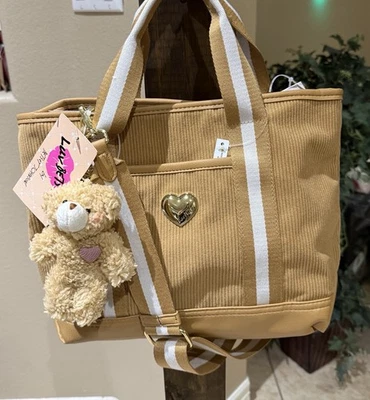 Bolso de Mano Luv Betsey by Betsey Johnson LBADIE Pana Tostado con Dije de Oso de Peluche Foto 1 de 4