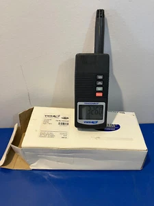 15330 VWR 35519-043 traceable Hygrometer/Thermometer - Picture 1 of 4