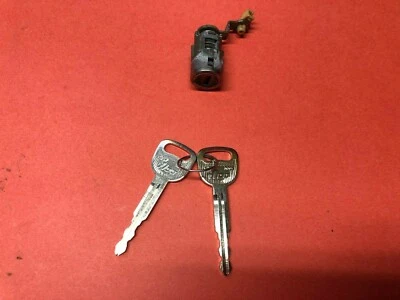 KIA SPORTAGE 2001-2002 CONDUCTOR PUERTA DELANTERA IZQUIERDA CERRADURA CILINDRO 2 LLAVES USADO FABRICANTE ORIGINAL! Foto 1 de 2