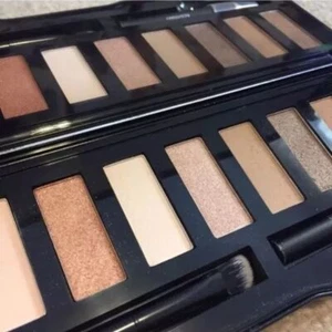 ME Makeover Essentials 10 Shades Eye Shadow - Picture 1 of 4