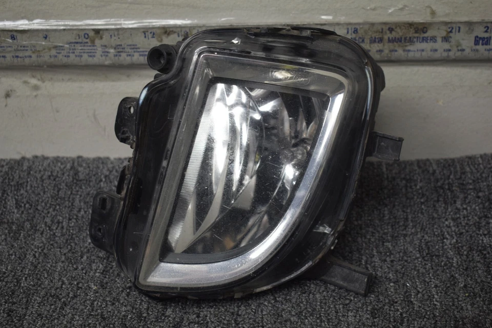 2010-2011 VOLKSWAGEN GOLF ПРОТИВОТУМАННЫЕ ФАРЫ ЛЕВАЯ СТОРОНА ЗАВОДСКОЙ OEM - Изображение 1 из 4