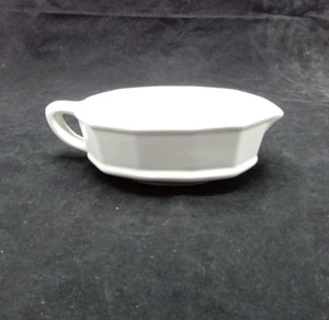 Pfaltzgraff Heritage White Gravy Boat Sauce Server BOWL ONLY - Picture 1 of 4