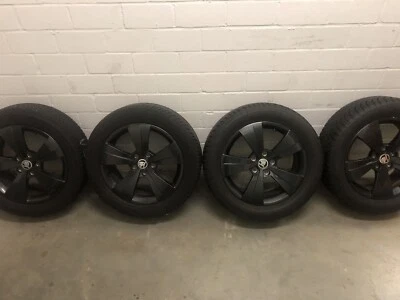 4 Winterreifen auf 5-Stern Alu Felgen, passend für Skoda Superb, 215/55 R 17 - Bild 1 von 4
