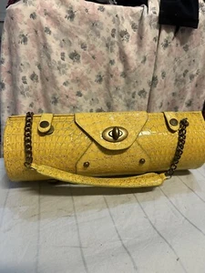 Picnic at Ascot Wine Carrier & Purse With Corkscrew - Picture 1 of 6