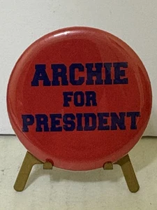 ARCHIE MANNING Pinback - ARCHIE FOR PRESIDENT - Berühmte OLE MISS Football QB - Bild 1 von 2