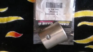NOS Original Equip. IH Case Tractor Spindle Bushings #358958R2 186,1066,1086 ++ - Picture 1 of 3