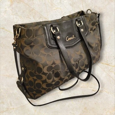 Bolsa tiracolo Coach Ashley ombro chocolate marrom cetim/couro F15443 - Imagem 1 de 4