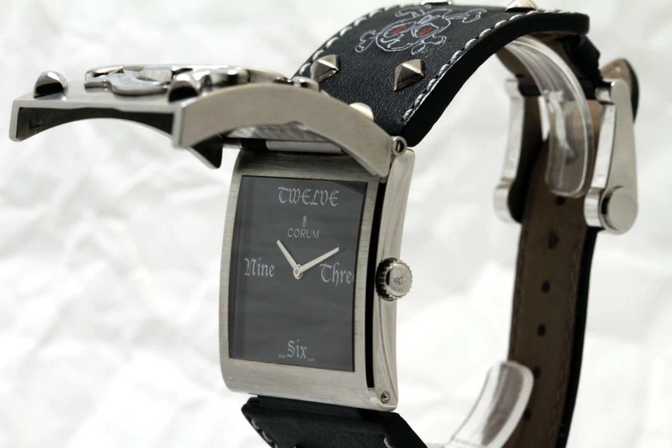 Reloj Calavera Corum Buckingham Wunderkammer 138.177.20 Edición Limitada 280 de 1000 Foto 1 de 4