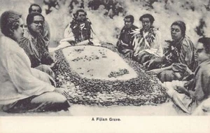 Fiji - A Fijian Grave - Publ. Robbie and Company Ltd. - Picture 1 of 2