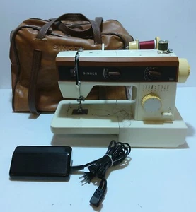 Vintage Singer 5525 Sewing Machine - Picture 1 of 8