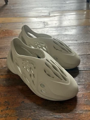 Adidas Yeezy Foam Runners 7.5 Cream - Image 1 of 4