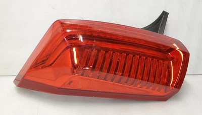 Левый задний фонарь со стороны водителя для седана Cadillac CTS 2014-2019 годов выпуска с гарантией от оригинального производителя - Изображение 1 из 2