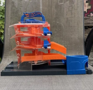 Hot Wheels City Super Spin Dealership GBF95 Main Structure No Launcher - Picture 1 of 6