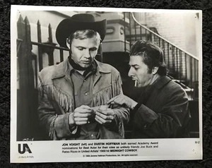 PUBLICITY PHOTOGRAPH - from MIDNIGHT COWBOY (1969) - Jon Voight, Dustin Hoffman - Bild 1 von 1