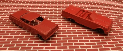 Pontiac Star Chief 1959 Tootsie Toys vintage y Chrysler 1960 convertible rojo Foto 1 de 4