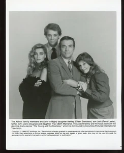 The YOUNG and the RESTLESS Original 1988 CBS-TV 8 x 10 Cast Press Photo vv - Picture 1 of 1