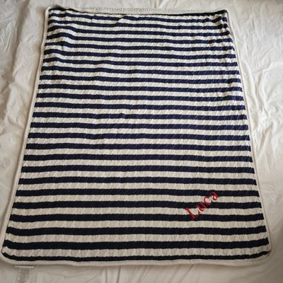 Manta de bebé Sherpa tejida con cable Pottery Barn blanca azul 30x40 bordado Luca Foto 1 de 4