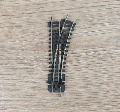 Peco ST-5 Right Hand Turnout Point RH 9 inch Radius N Gauge Track - Image 1 of 4