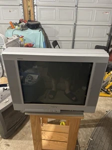 Sony Trinitron WEGA KV-20FS100 CRT TV 20” RETRO GAMING - Picture 1 of 7