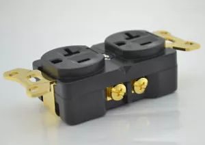 Receptáculos dúplex de CA de alta fidelidad enchapados en oro de 24 K EE. UU. 20A distribuidor de alimentación de pared - Imagen 1 de 7