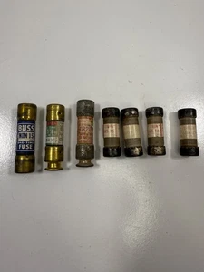 6 fuses, 1 bussman NON 15amp, FRN-R 30, 1- TR20R, 3 T-Tron JJs15, T-Tron JJS 25 - Picture 1 of 4