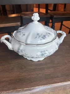 Johann Haviland Blue Garland Bavaria Germany Covered Vegetable Casserole Dish - Picture 1 of 8