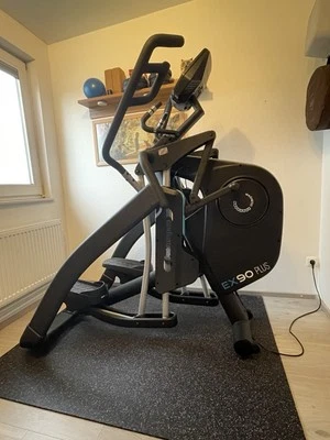 Cardiostrong Crosstrainer/Ellipsentrainer EX90 Plus, makellos - Bild 1 von 4