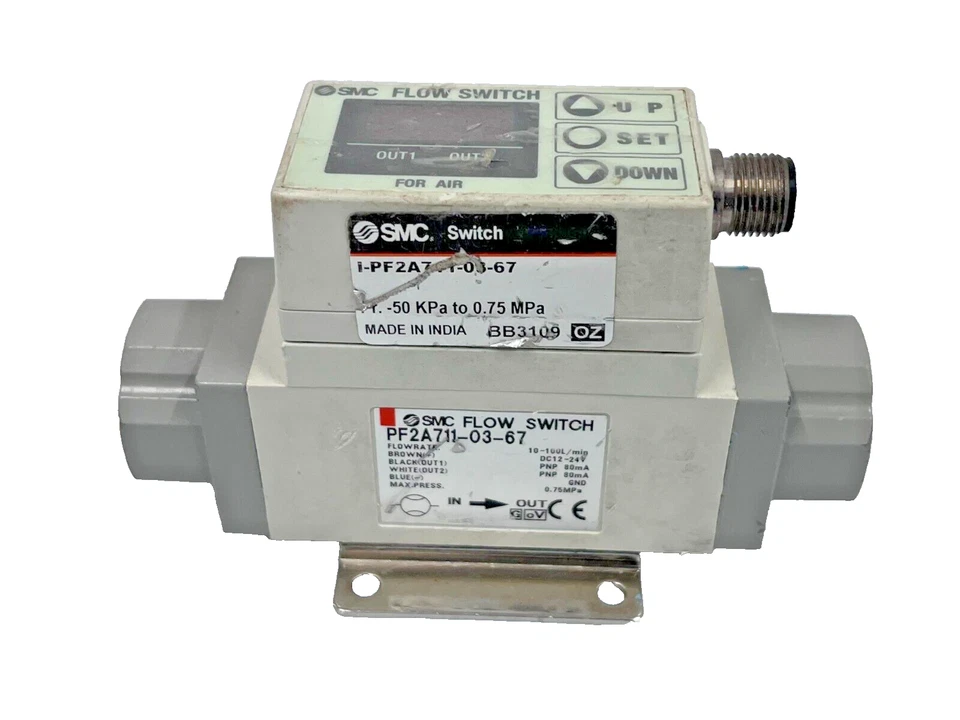 SMC PF2A711-03-67 Digital Flow Switch for Air 3/8" 10-100 LPM - Image 1 of 3