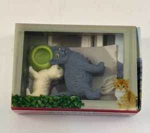 Breyer Caja de Bolsillo Gatos Cuenco Dos Mini Gatos Pegatina Completa - Imagen 1 de 5