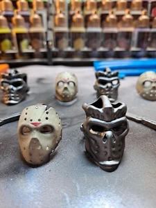 Accesorios NECA Personalizados Jason Voorhees Resina UBER Máscara y PRE UBER+Machete  - Imagen 1 de 10