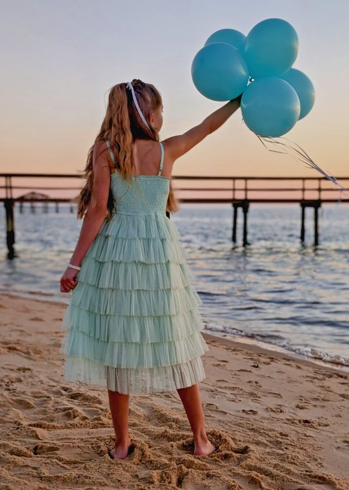 Vestido de cumpleaños con volantes de tul como nuevo. Vestido niña flor. Vestido de concurso. Talla 5 Foto 1 de 4