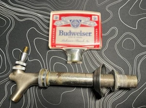 Mango y grifo acrílico para grifo de cerveza Budweiser usado - Imagen 1 de 2