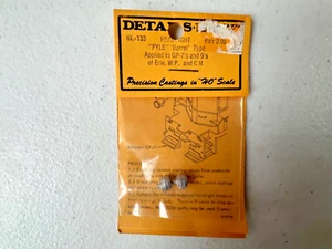 Details West #HL-133 HO Headlight Pyle Barrel Type for GP-7's & 9's (pair) - NIP - Picture 1 of 3