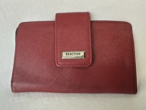 Kenneth Cole Reaction Wallet Clutch with CC & ID slots 2 zip pockets 7.5x4.5 in - Picture 1 of 5