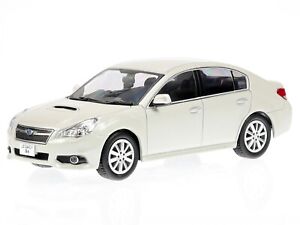 Subaru Legacy B4 sedan 2013 white diecast model car 03650w Kyosho 1:43