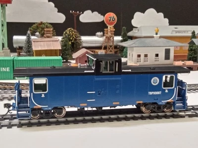 Overland Models HO AB-1722 #TBPX0007 Thunder Bay Pnt. St. Charles Brass Caboose - Image 1 of 4