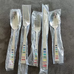 Ausverkauft Fiesta Edelstahl Regenbogen Feier 5-teiliges Set Silberbesteck NEU - Bild 1 von 3