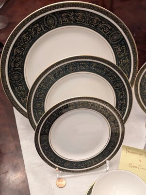 1969 Vanborough by Royal Doulton Fine Bone China Dinnerware *Choose Your Pieces*