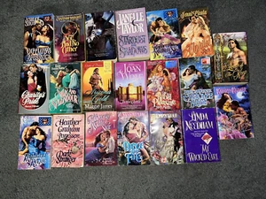 Vintage Romance Novels Lot Of 20 1980’s 1990’s 2000's Paperbacks Books Lot - Picture 1 of 4