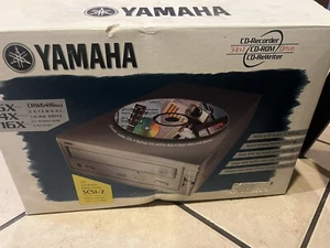 Ancien enregistreur CD/ROM/réécrivain Yamaha CRW6416SXZ (SCSI-2) 3 en 1 ***NEUF*** - Photo 1/9