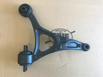 03-14 Volvo XC90 Left Front Lower Control Arm 31304046 - Image 1 of 2