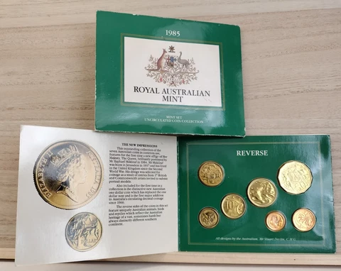 1985 Royal Australian Mint UNC & Coin Set Cover