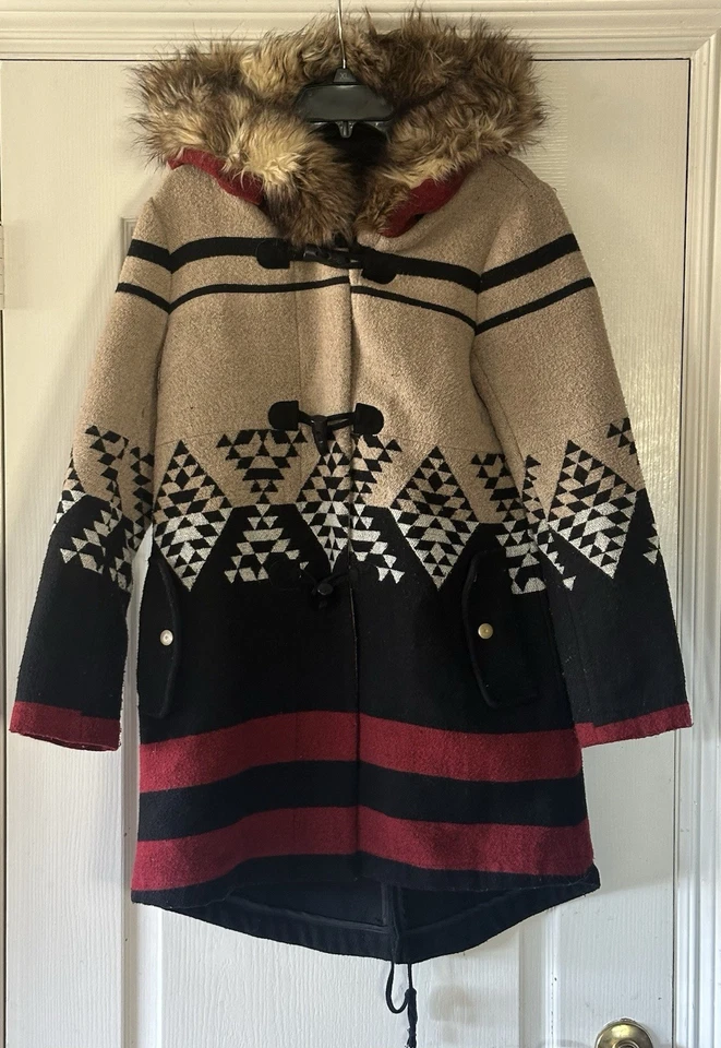 Chaqueta con capucha pequeña BB Dakota con botones para mujer Foto 1 de 4