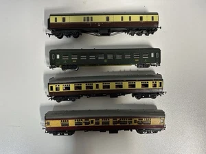 MIXED PASSENGER COACHES X 4 MARKLIN & OTHERS - Foto 1 di 10