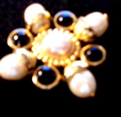 Broche Cruz Celta San Juan con Piedras de Ébano y Perlas 1.25" Foto 1 de 4