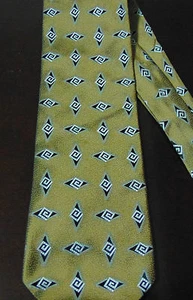 Pierre Cardin Paris  Italian Silk tie  - Picture 1 of 2