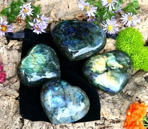 Labradorite / Spectrolite Polished Puff Heart + Velvet Pouch - Lovely Flash - Picture 1 of 4