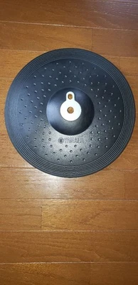 Almohadilla de platillo Yamaha PCY135 Crash usada 3 zonas con bolsa de cables Foto 1 de 3