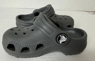 Серые сабо без шнуровки Crocs C6 классические для малышей ясельного возраста - Изображение 1 из 4