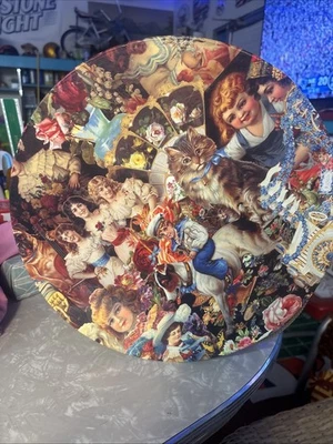 CAJA SOMBRERO arte victoriano vintage almacenamiento redondo 14" diámetro, 6" alto con mango FS Foto 1 de 4